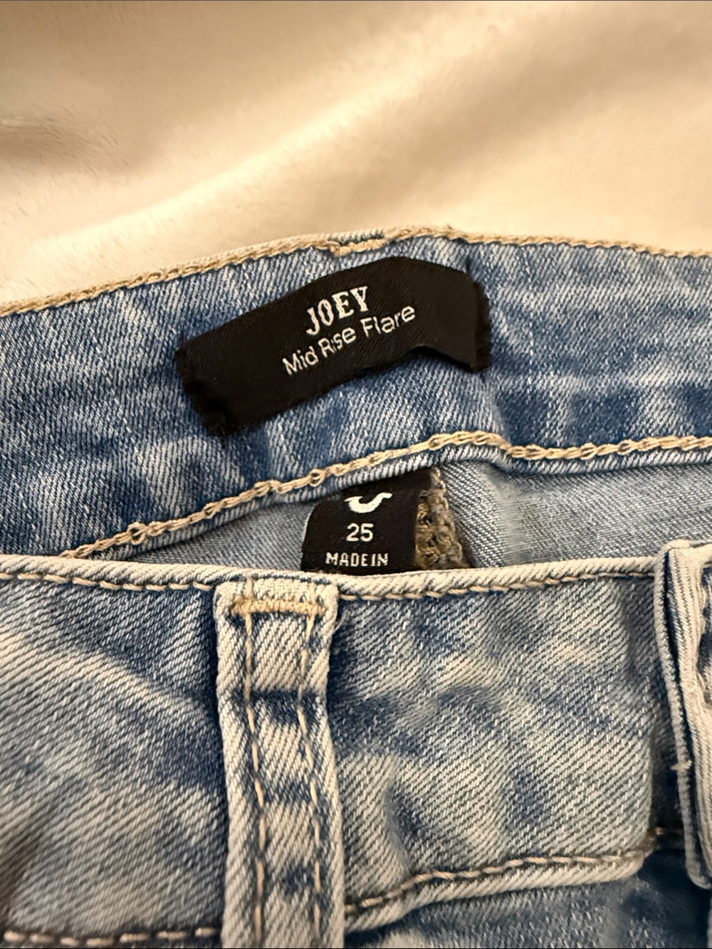 NWT True Religion Two-Tone Light & Dark Blue Mid-Rise Flare Jeans - Picture 4 of 9